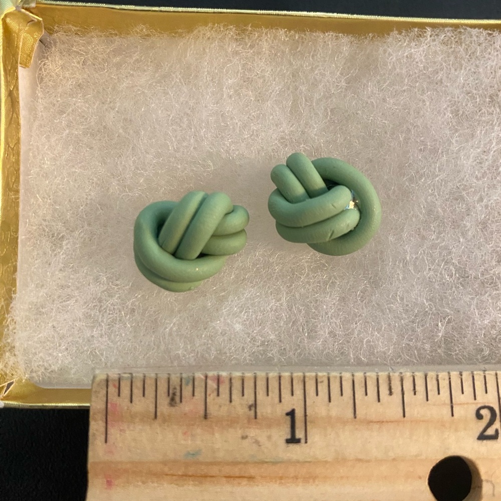 Elegant Green Knot Earrings